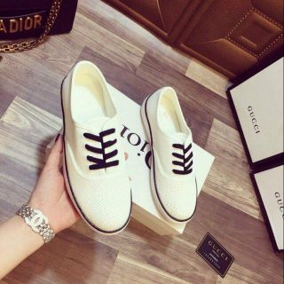 Giày Slip On dây đen