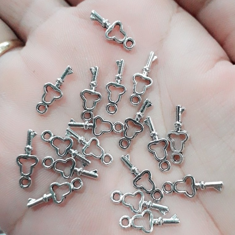 nguyên liệu charm 50 gram chìa khóa - Bạc Cổ 23k