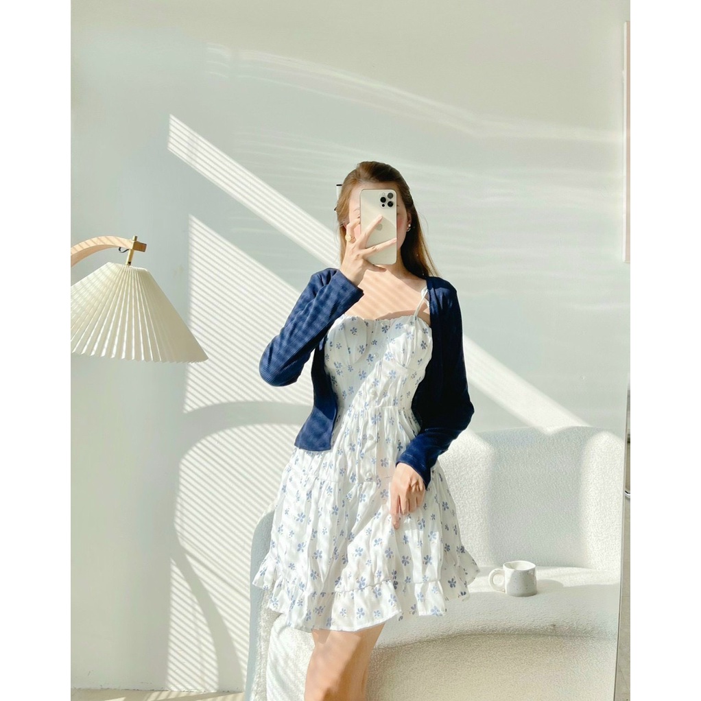 Set váy đầm hoa nhí hai dây dáng xòe kèm áo khoác cardigan, ba màu vàng, xanh, đỏ