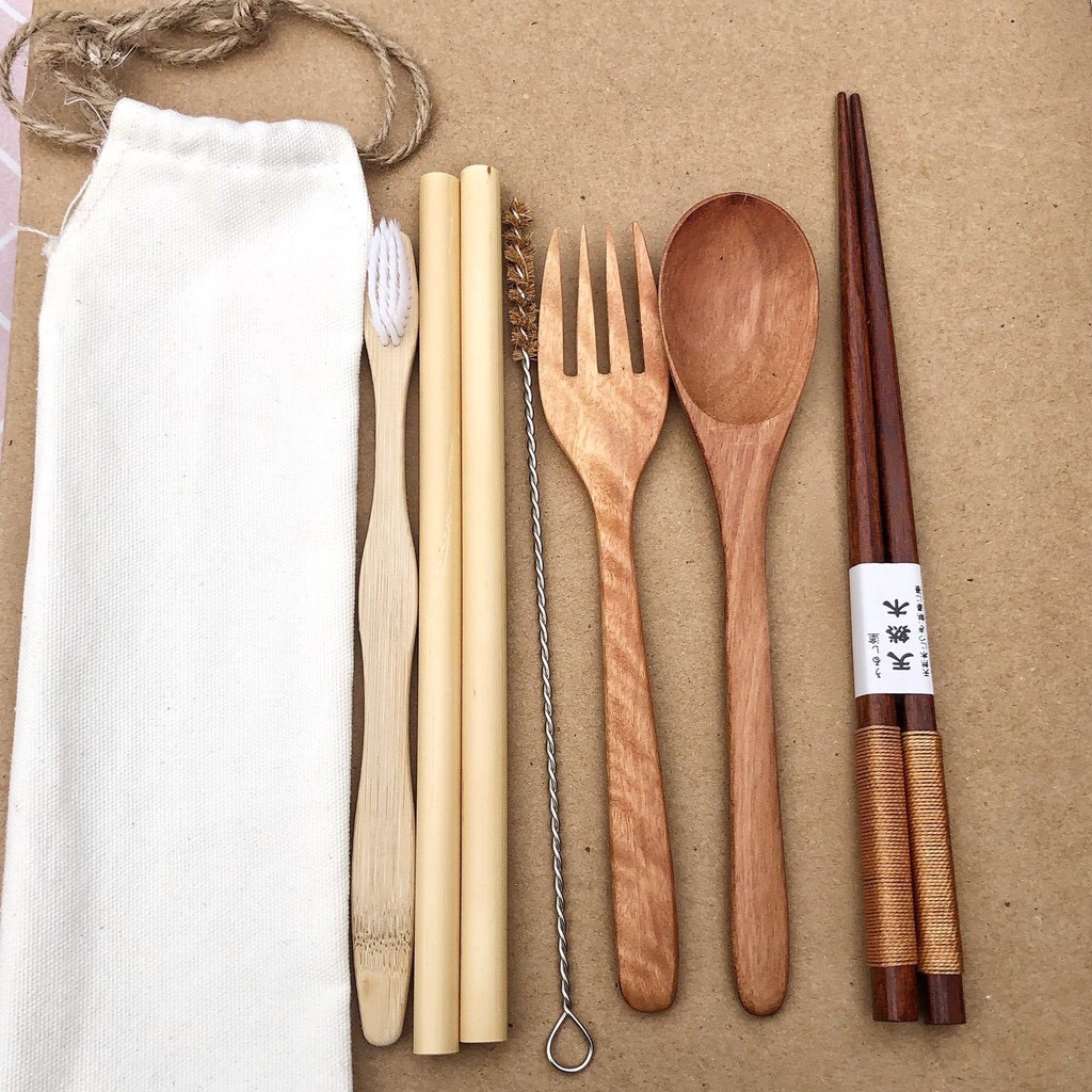 Set thìa, dĩa, ống hút, cọ ống hút và bàn chải tre