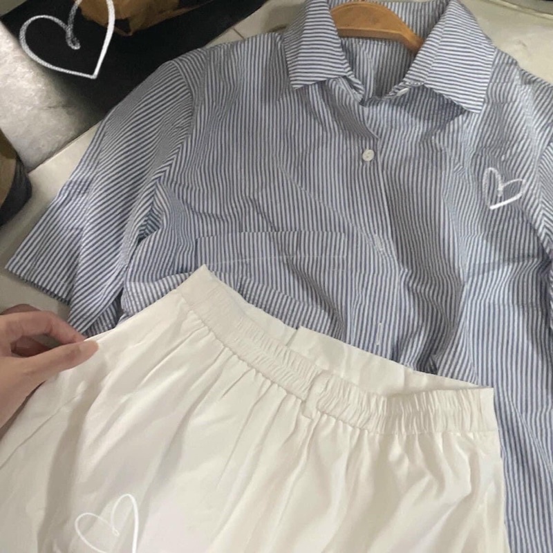 Full set sơmi kẻ xẻ tà sau chất xốp quần short trăng ( Ảnh thật )