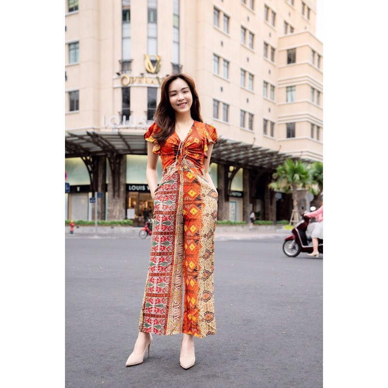 Bộ đồ bay - Jumpsuit ống rộng họa tiết hoa văn tay bèo
