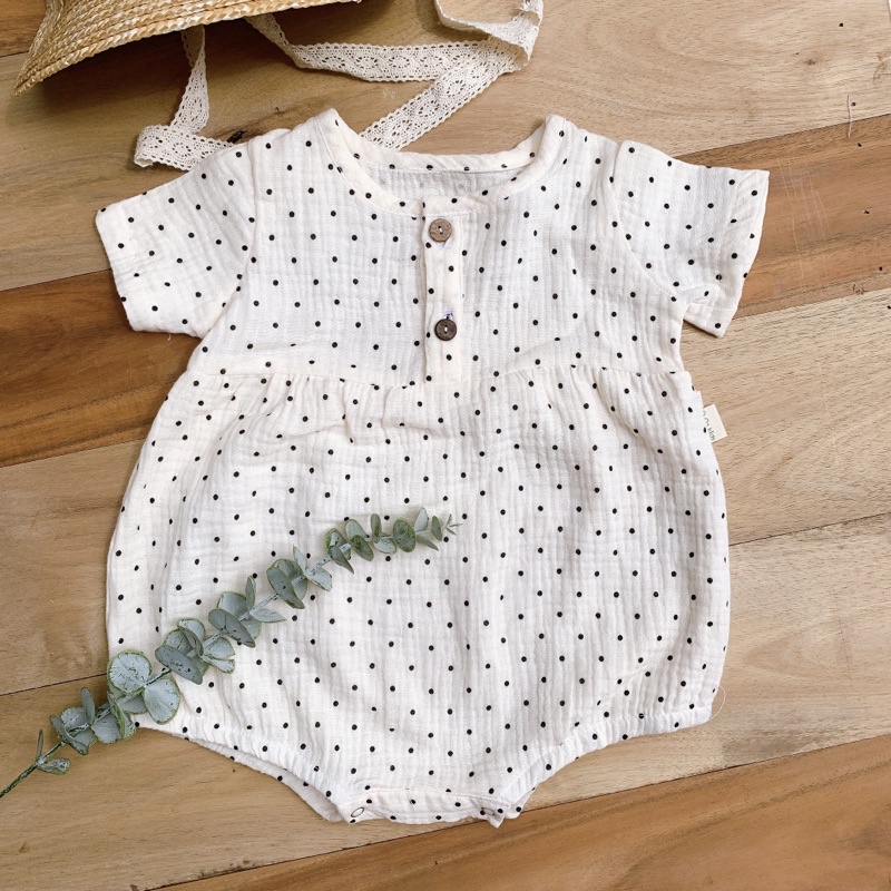 ( Hàng may thủ công - hình thật shop tự chụp ) Body  cài núc hoạ tiết chấm bi hoa nhí chất xô muslin mềm mịn cho bé