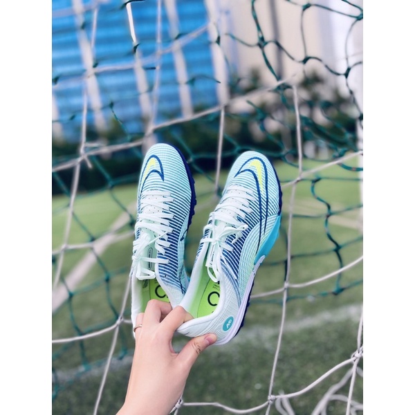 Giày đá bóng đinh TF chuyên sân cỏ nhân tạo da tổng hợp vapor 14 academy màu trắng xanh