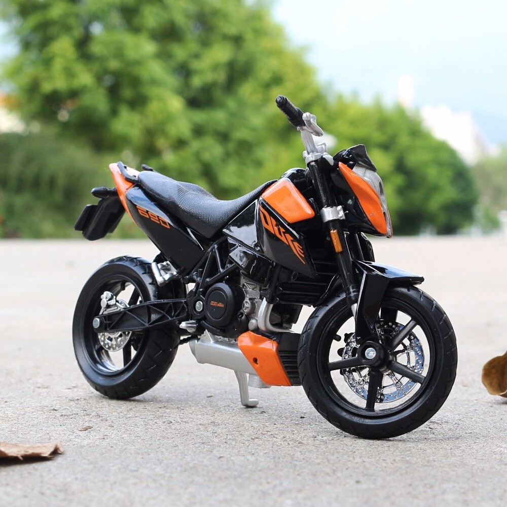 MÔ HÌNH XE MOTO Siêu xe KTM 690 DUKE - MAISTO tỷ lệ 1:18