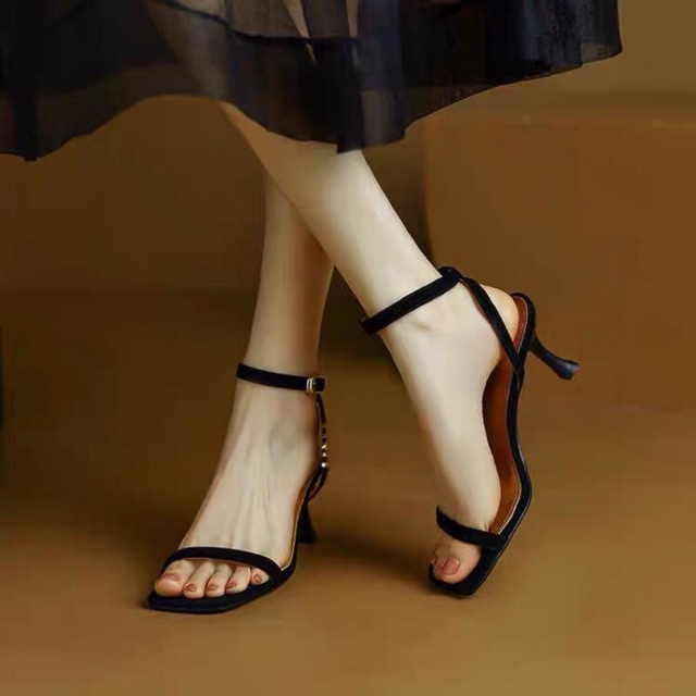 Giày Sandal Mũi Vuông Quai Ngang Tôn Chân Trẻ Trung Xinh Xắn E35