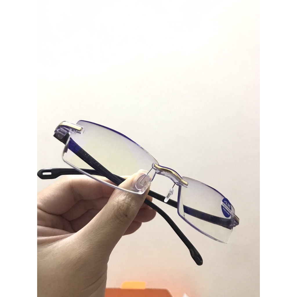 Kính viễn thị cho người trung niên đọc sách, kính lão viễn từ 1-2.5 độ