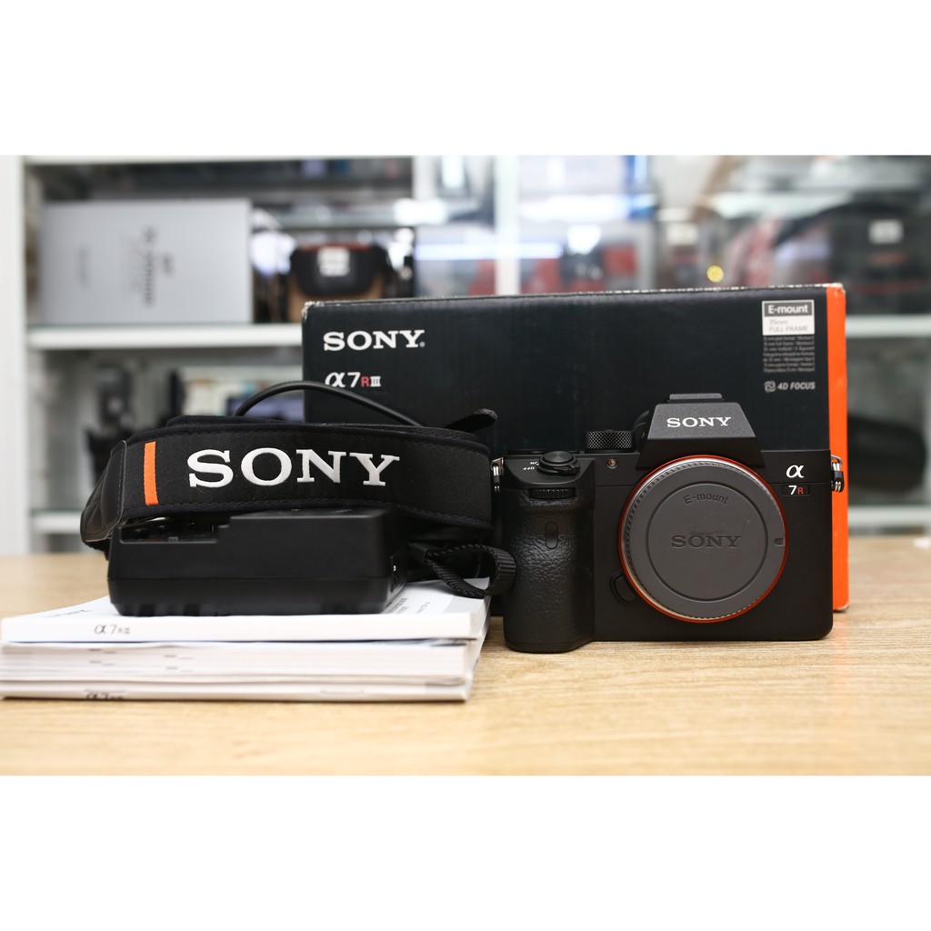MÁY ẢNH SONY A7R MARL III - SIÊU PHẨM DÒNG FULLFAME CHUYÊN NGHIỆP