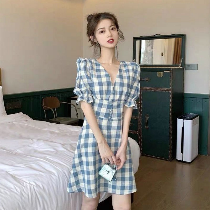 Váy kẻ sọc phồng vai dễ thương phong cách Hàn Quốc