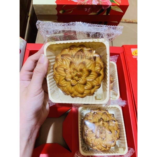 bánh trung thu kim sa hạt sen Tân Huê Viên (200g)