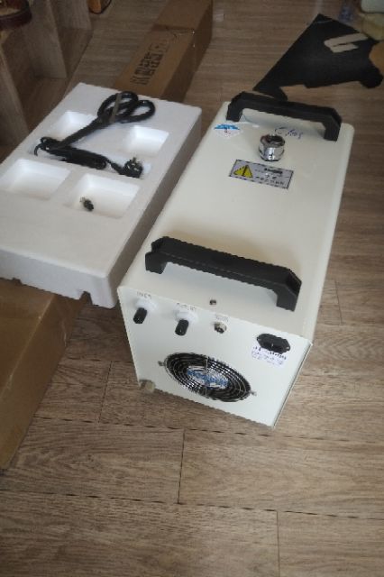 Máy làm mát bóng laser co2 chiller 3000w