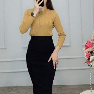 Chân váy xẻ sau