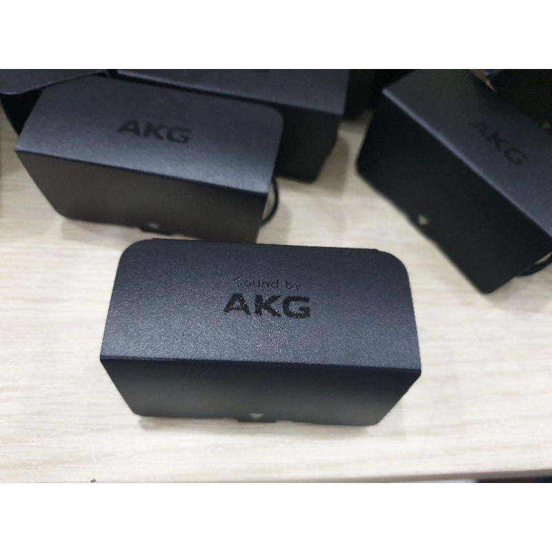 Tai nghe nhét tai AKG Type-C