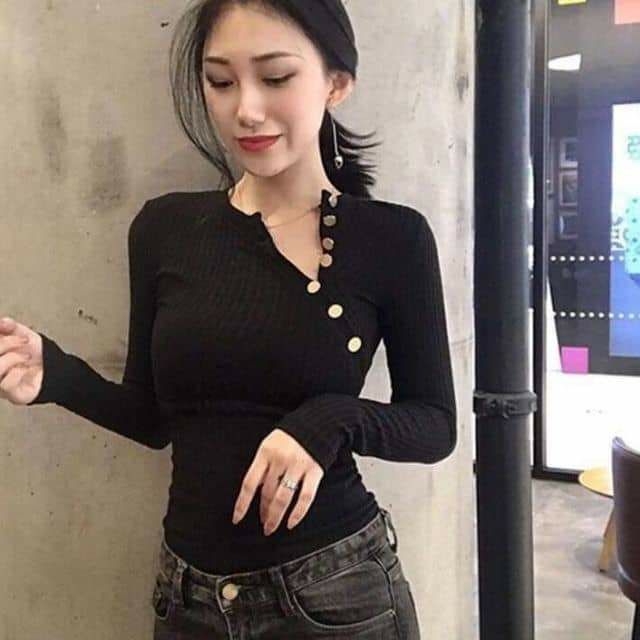 Áo len cúc lệch cực sang