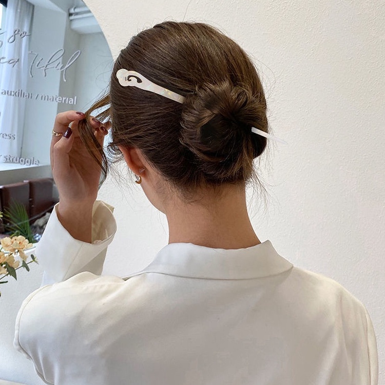 Kẹp Tóc Đính Bóng Lông Đơn Giản Hiện Đại