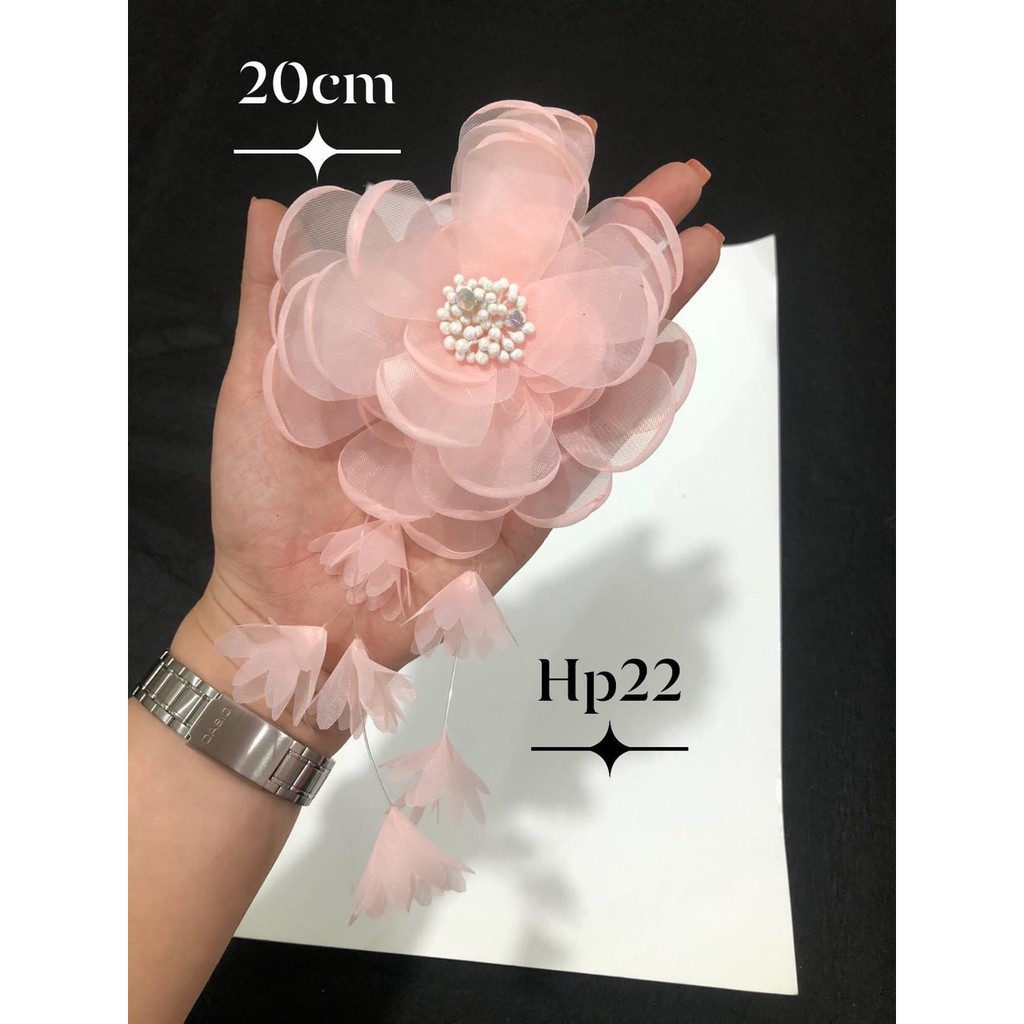 hoa cài von xinh xắn xuất sắc