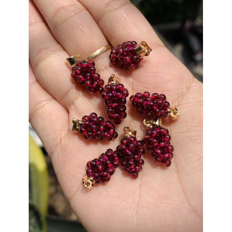 Mặt dây đá Garnet