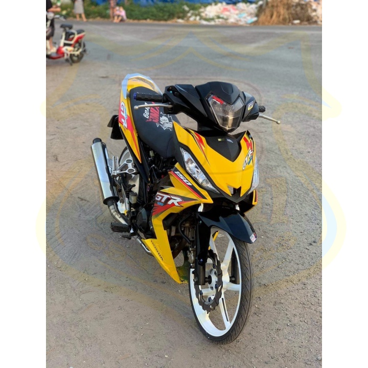 Tem winner GTR dán xe vàng