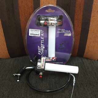 Cùm ga tăng tốc uma gắn được nhiều loại xe