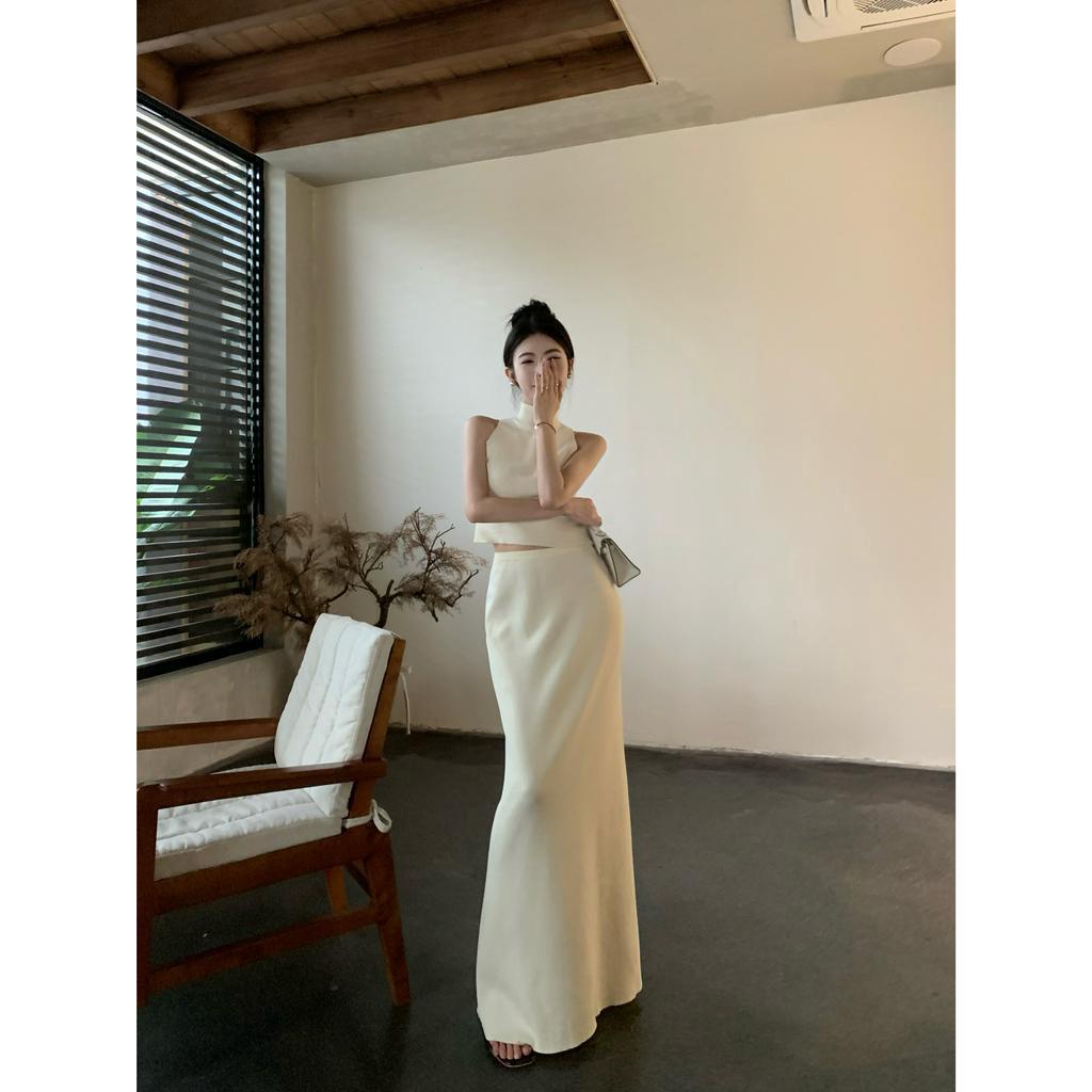 Bộ Áo tank top Dệt Kim Cổ Điển Với Chân Váy Lưng Cao Ôm Dài Nửa Dáng (Đặt Hàng Riêng Lẻ)