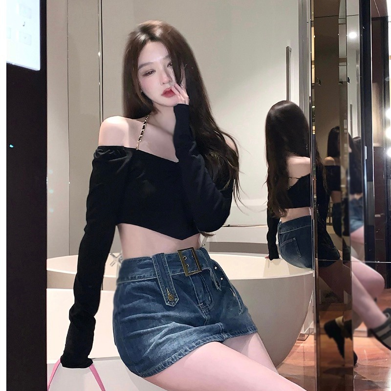 Áo Thun Croptop Tay Dài Màu Trơn Hở Lưng Phối Dây Xích Phong Cách Hàn Quốc