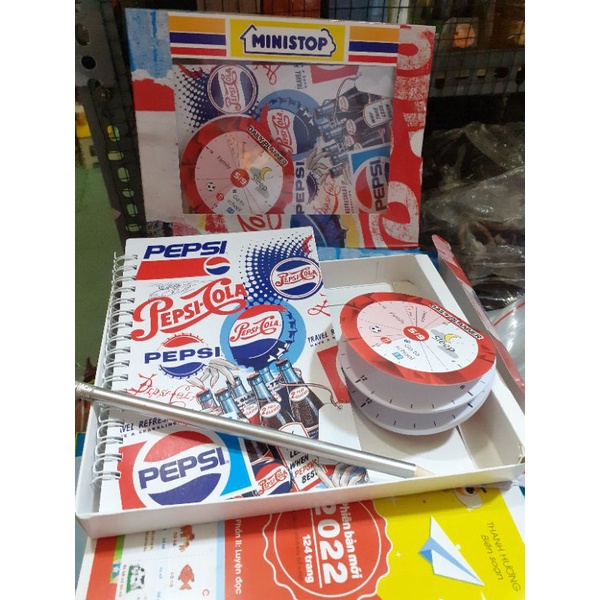 Set quà tặng gồm tập note, sổ tay và bút chì Quà tặng từ Pepsi