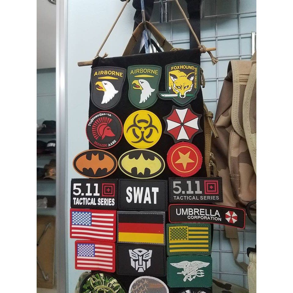 Miếng dán logo sticker patch cờ Mỹ loại nhựa PVC mặt sau là gai dán trang trí balo áo có sẵn măt bông hoặc bạn may vào