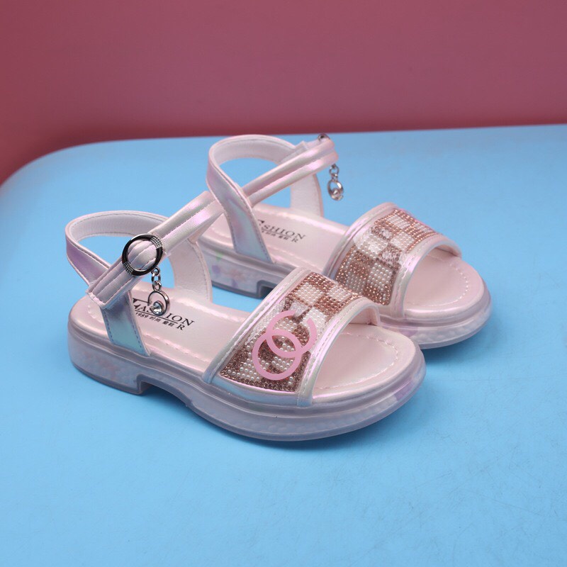 Sandal cho bé gái đi học có quai dán mẫu mới nhất mã 202