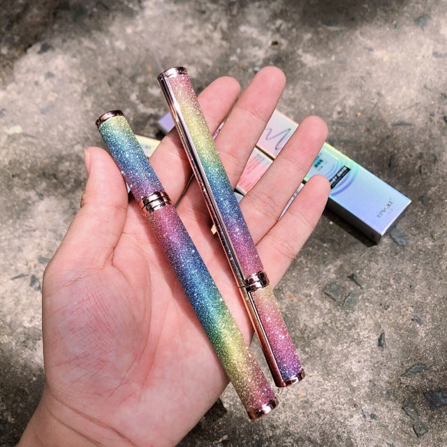 Kẻ mắt chống thấm nước Kim tuyến cho đôi mắt sắc sảo cá tính | BigBuy360 - bigbuy360.vn