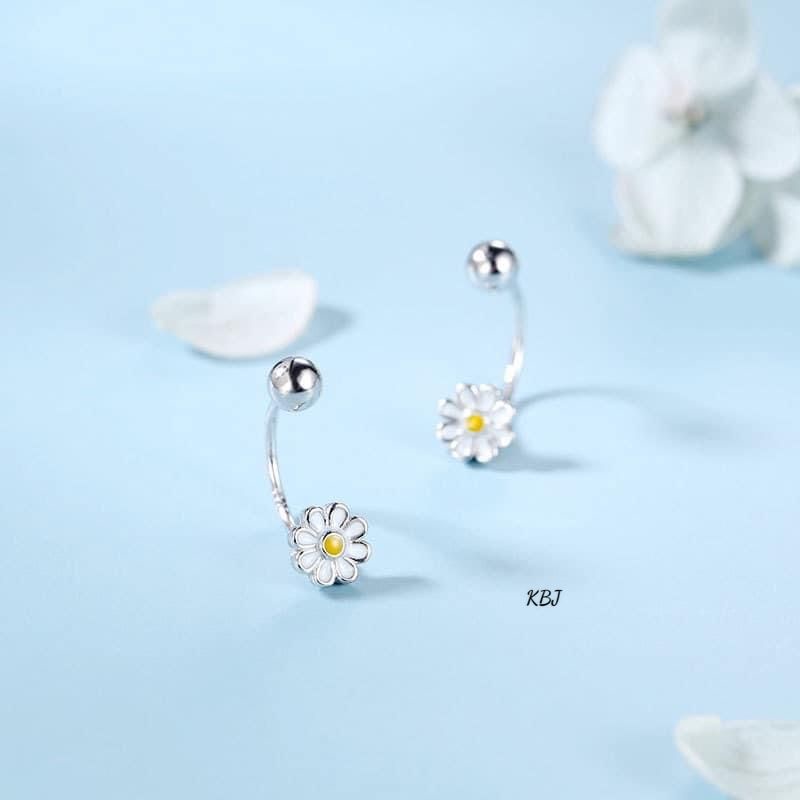 Bông tai hoa cúc bạc dáng cong xoắn ren