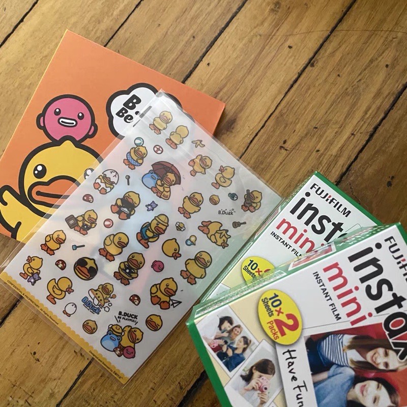 Giấy in ảnh lấy ngay Fujifilm chính hãng, hình vịt bduck và pikachu
