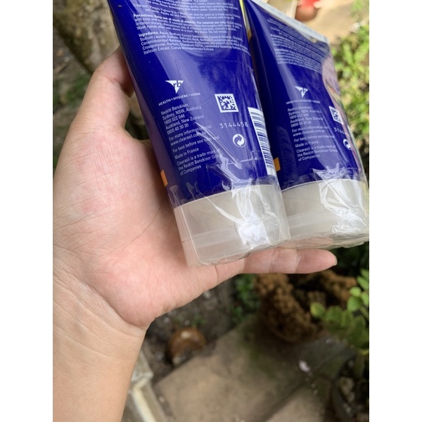 Sữa rửa mặt hết nhờn sạch mụn Clearasil Pimple Fighter 5 in 1 Wash 150ml.Hàng Úc