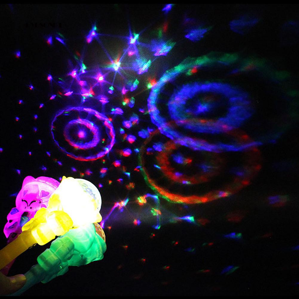 Đèn pin chiếu sao phát quang cho bé