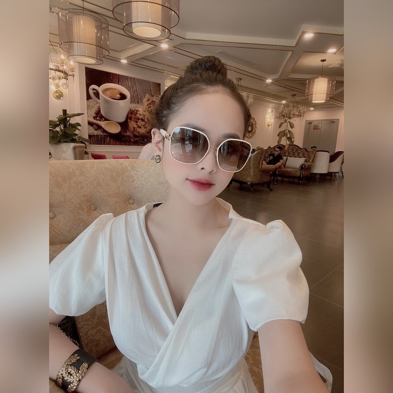 Kính Mát Salvatore Ferragamo SF150S 721 Light Gold viền gọng trắng