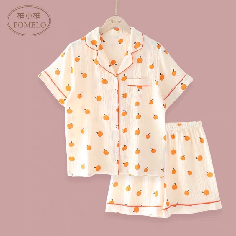 Bộ đồ ngủ pijama nữ cộc tay quần đùi chất lụa Kate Thái mềm mịn màu trắng đường viền họa tiết quả cam - CD0029