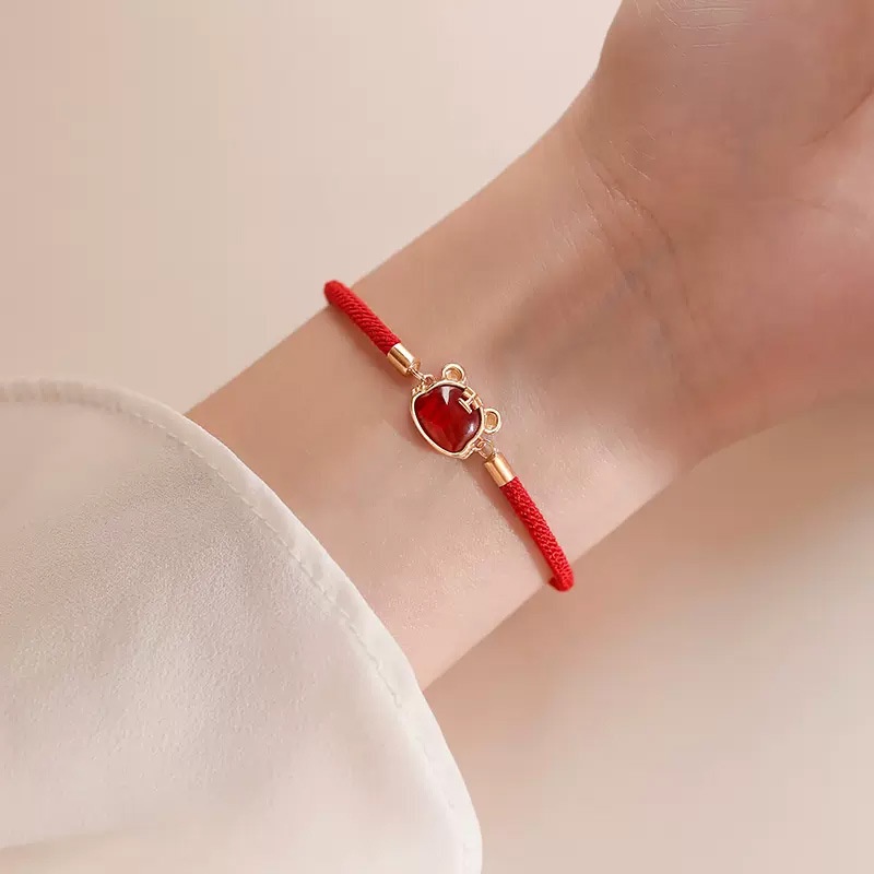 Vòng Tay Dây Đỏ May Mắn Thời Trang Cho Nam Và Nữ