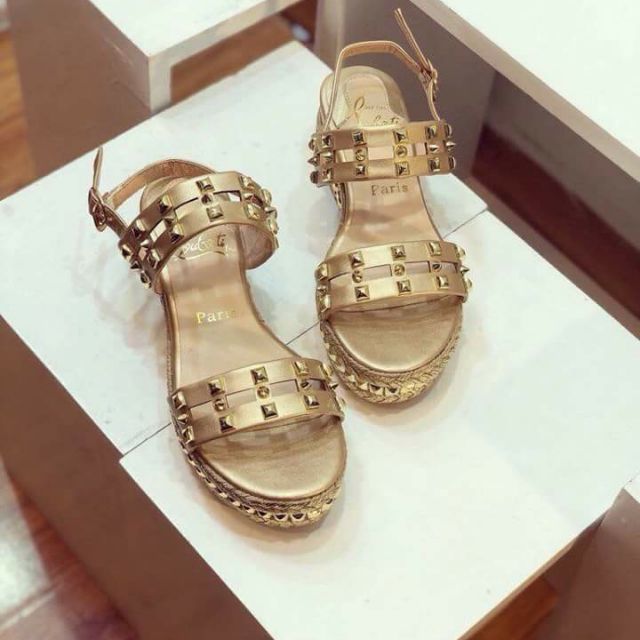 Sandals đế xuồng Louboutin