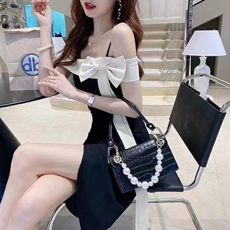 Đầm Hai Dây Cổ Chữ V Màu Sắc Tương Phản Thiết Kế Xẻ Tà Thời Trang Cho Nữ Desire 2022