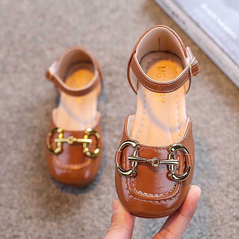 Giày sandal bé gái - Dép sandal quai dán mũi vuông phối móc xích cực điệu cho bé từ 3-8 tuổi phong cách Hàn Quốc V601
