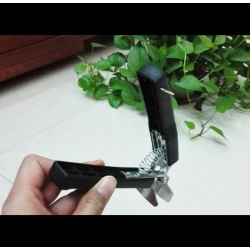 Rér●Giá Đỡ Kẹp Bát Đĩa Chống Bỏng Tiện Dụng Cho Lò Vi Sóng