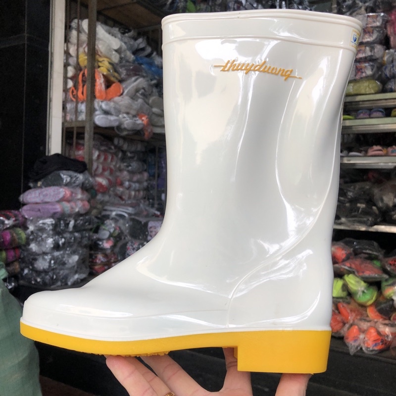 Ủng đi mưa bảo hộ lao động Thuỳ Dương chính hãng, cao su bền đẹp giá rẻ