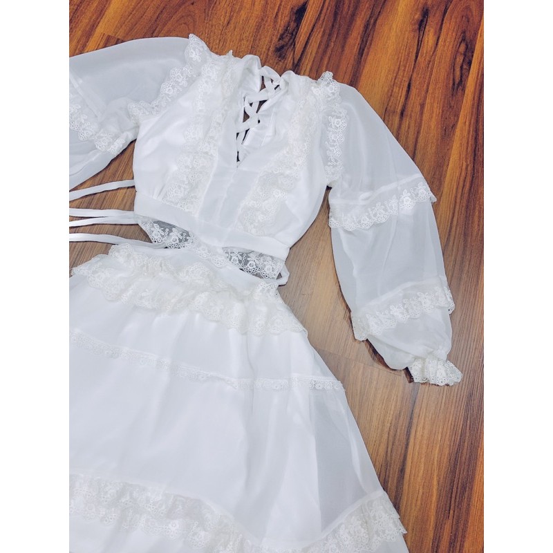 [Mã FAMARAL1 giảm 10K đơn 50K] [VIDEO] Đầm maxi đi biển trắng phối ren đan lưng | BigBuy360 - bigbuy360.vn