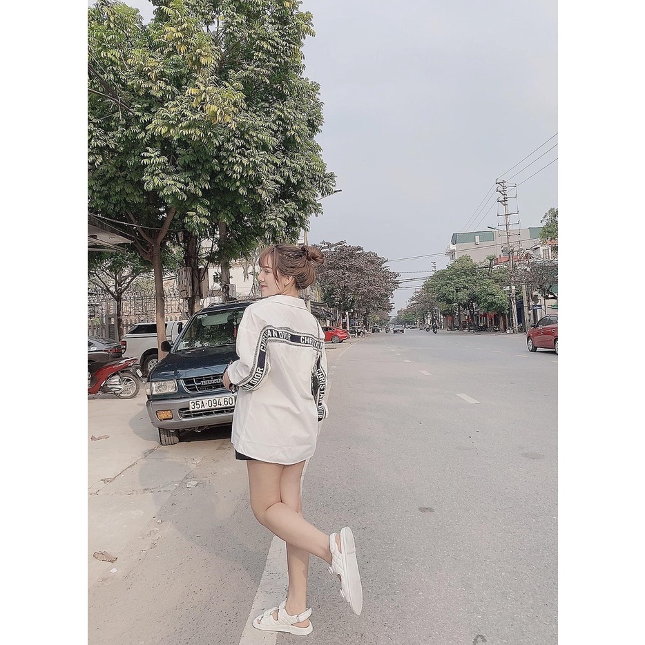 Áo sơ mi dài tay nữ unisex, phối chữ viền tay. Áo đi học đi làm, chất liệu mát, dáng suông, form rộng, kiểu dáng Hàn