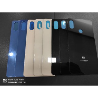 Lưng xiaomi Mi 8 SE xanh( tặng keo B7000)