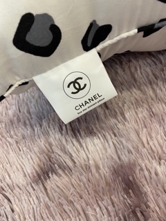 Gối chanel da báo