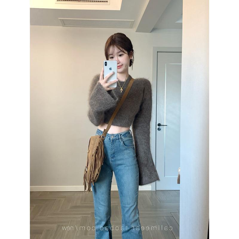 Áo Sweater Dệt Kim Tay Loe Cổ Tròn Màu Cà Phê Thời Trang