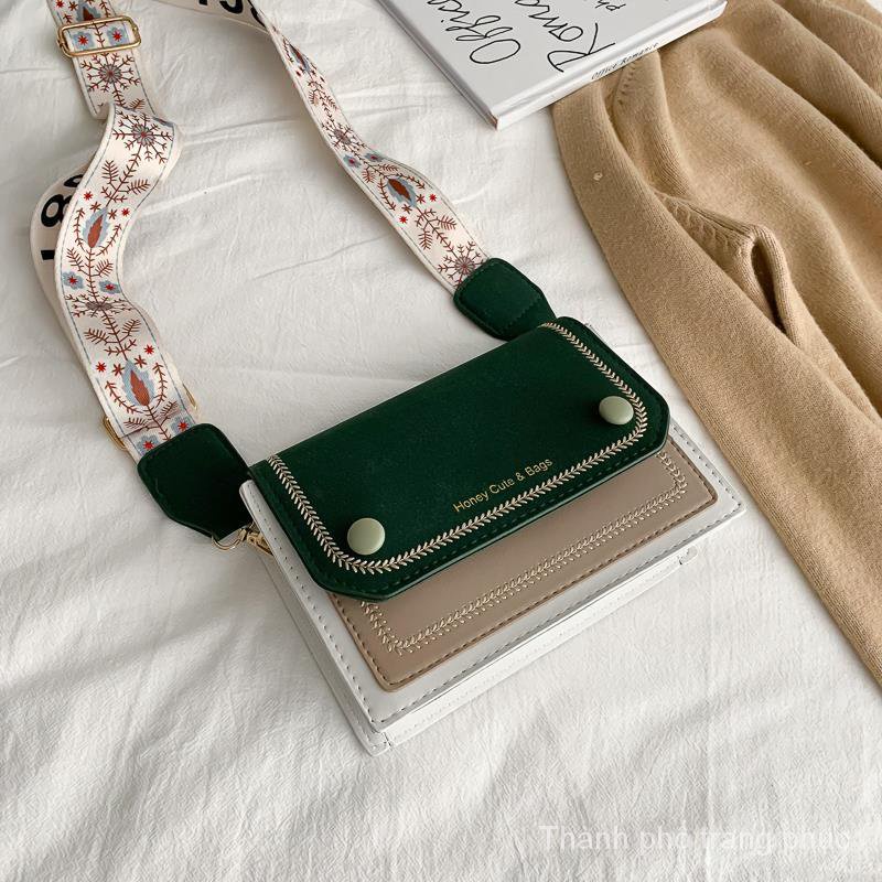 Túi đeo chéo nữ thời trang đơn giản 2022