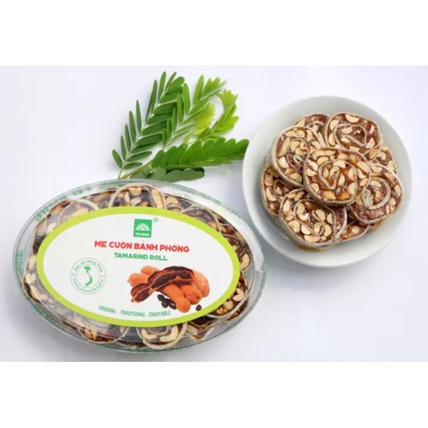Me cuộn bánh phồng hộp Tư Bông hộp 220g - món ăn vặt chua cay hấp dẫn và tiện dùng từ Đồng Tháp