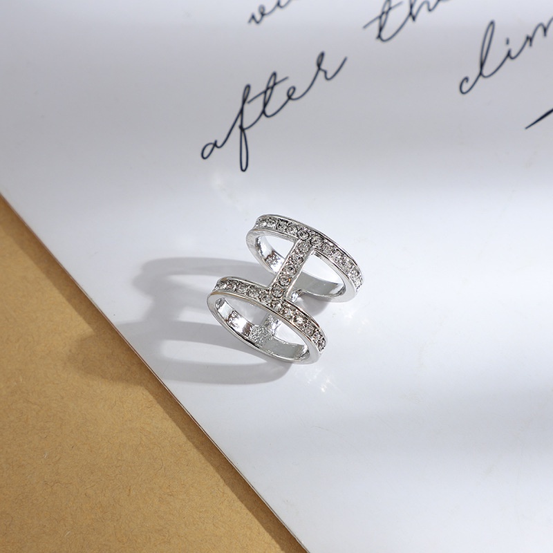 Khóa cài khăn choàng lụa in chữ sáng tạo