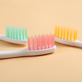 Set 4 Bàn chải hình thú cho bé có đế hít